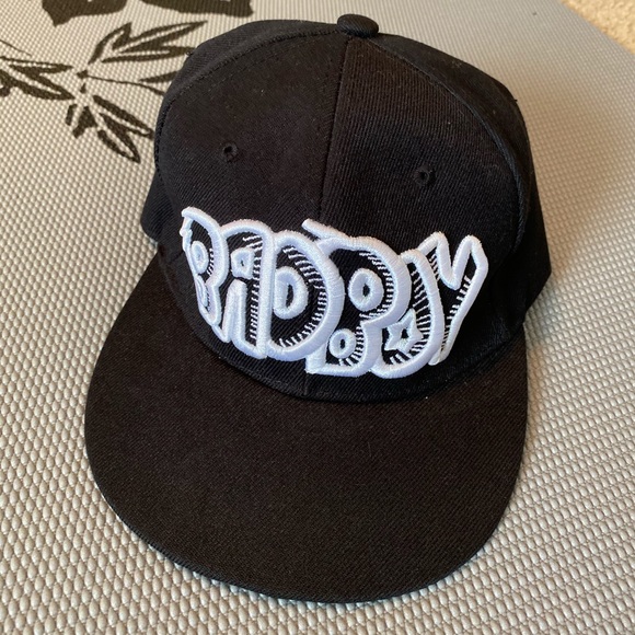 Embroidered Hat - Picture 3 of 4